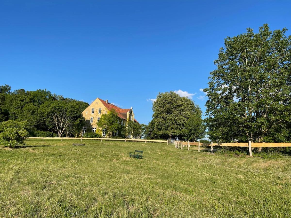 Naturnahes, Neu Moebl.Apartment, Hundefreundlich Neu Gaarz Εξωτερικό φωτογραφία